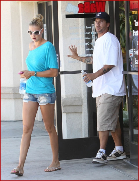 KEVIN FEDERLINE AND VICTORIA PRINCE KEEP THEIR LUNCH LIGHT | Faded Youth  Blog
